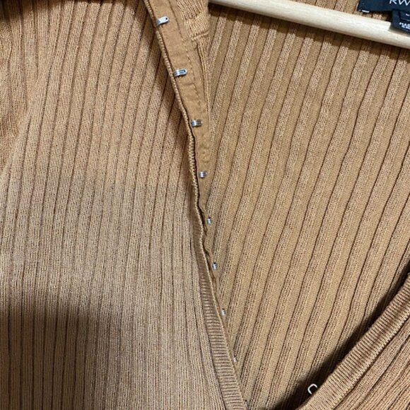 RW&CO. Brown Ribbed Knit Hook & Eye Women's Keyhole Top Size L - Picture 6 of 9